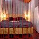 Flat 13