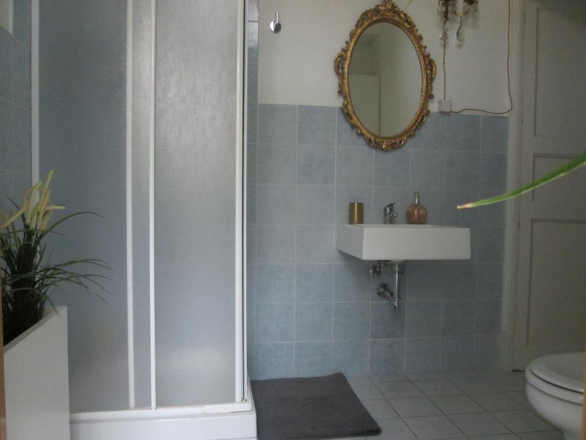 Apartment Flat 13 *